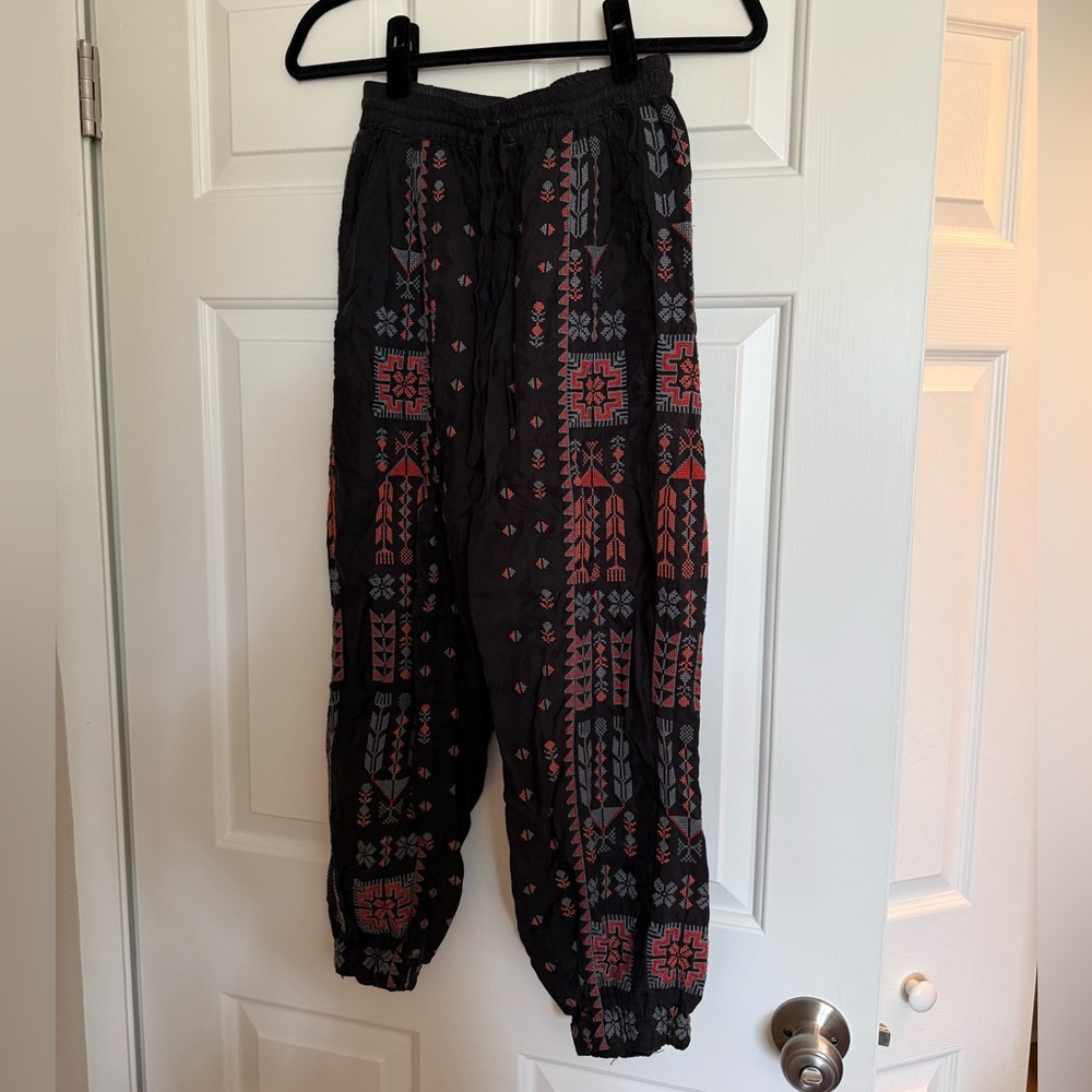 Johnny Was Black Boho Elastic Waist Printed Pants - Red & Gray Pattern